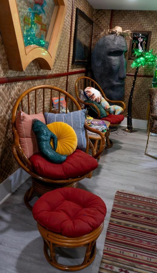 Вилла Tropical Tiki Hut Луисвилл Экстерьер фото